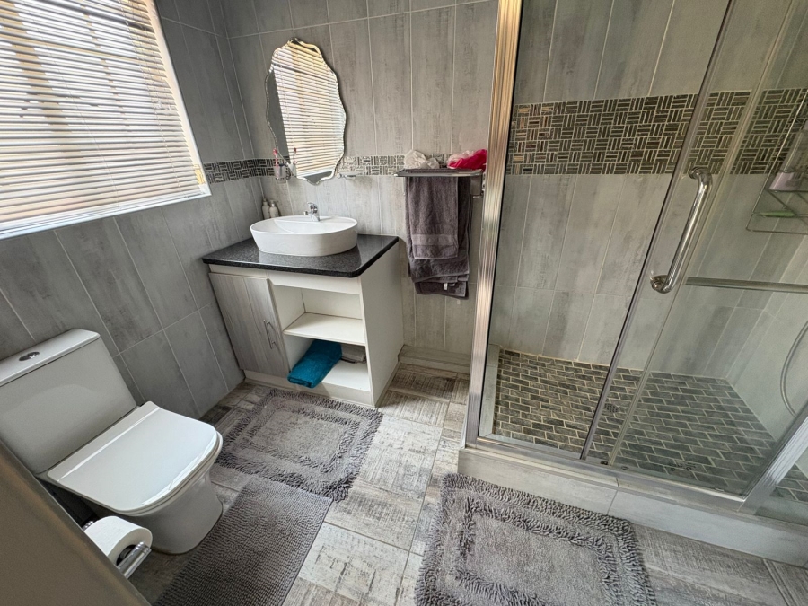 4 Bedroom Property for Sale in Waterval East North West